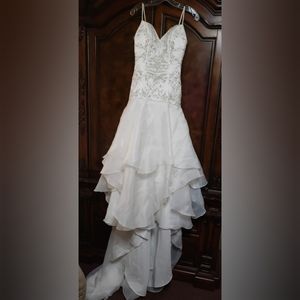Gorgeous 2be Wedding Dress/Gown
